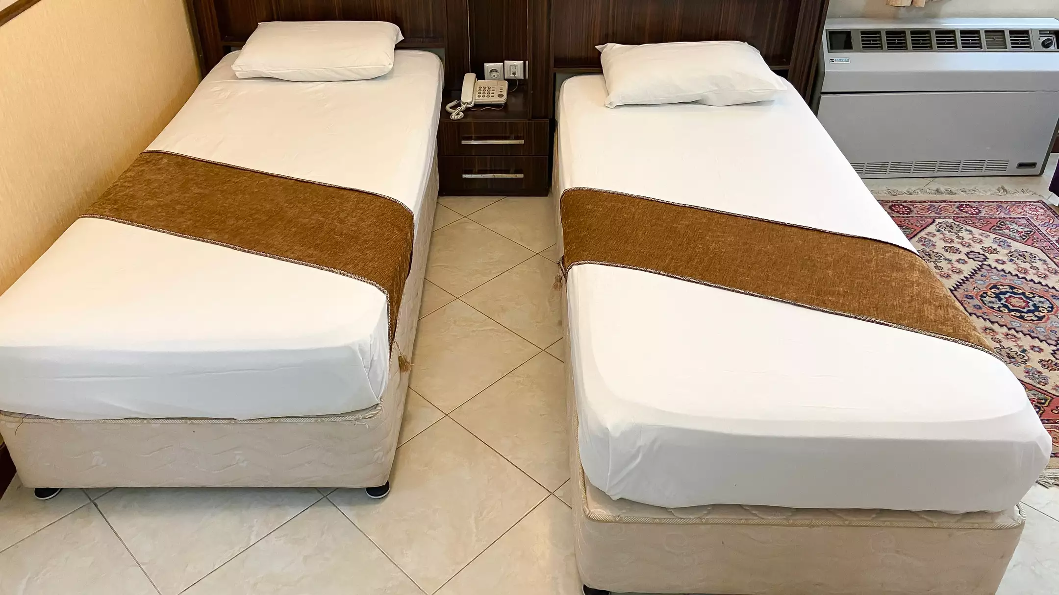Alibaba https://cdn.alibaba.ir/ostorage/hotel-accommodation-images/67031e3a359857c3c5f4a27f_bf85ac83-9269-43f4-b5ab-6b0a8a34e255_دو تخته (3).webp